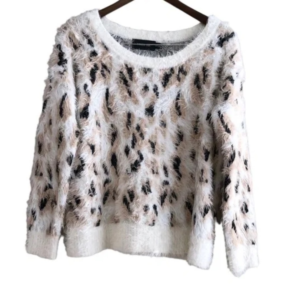 Minkpink Soft Comfy Fuzzy Leopard Print Long Slee… - image 1